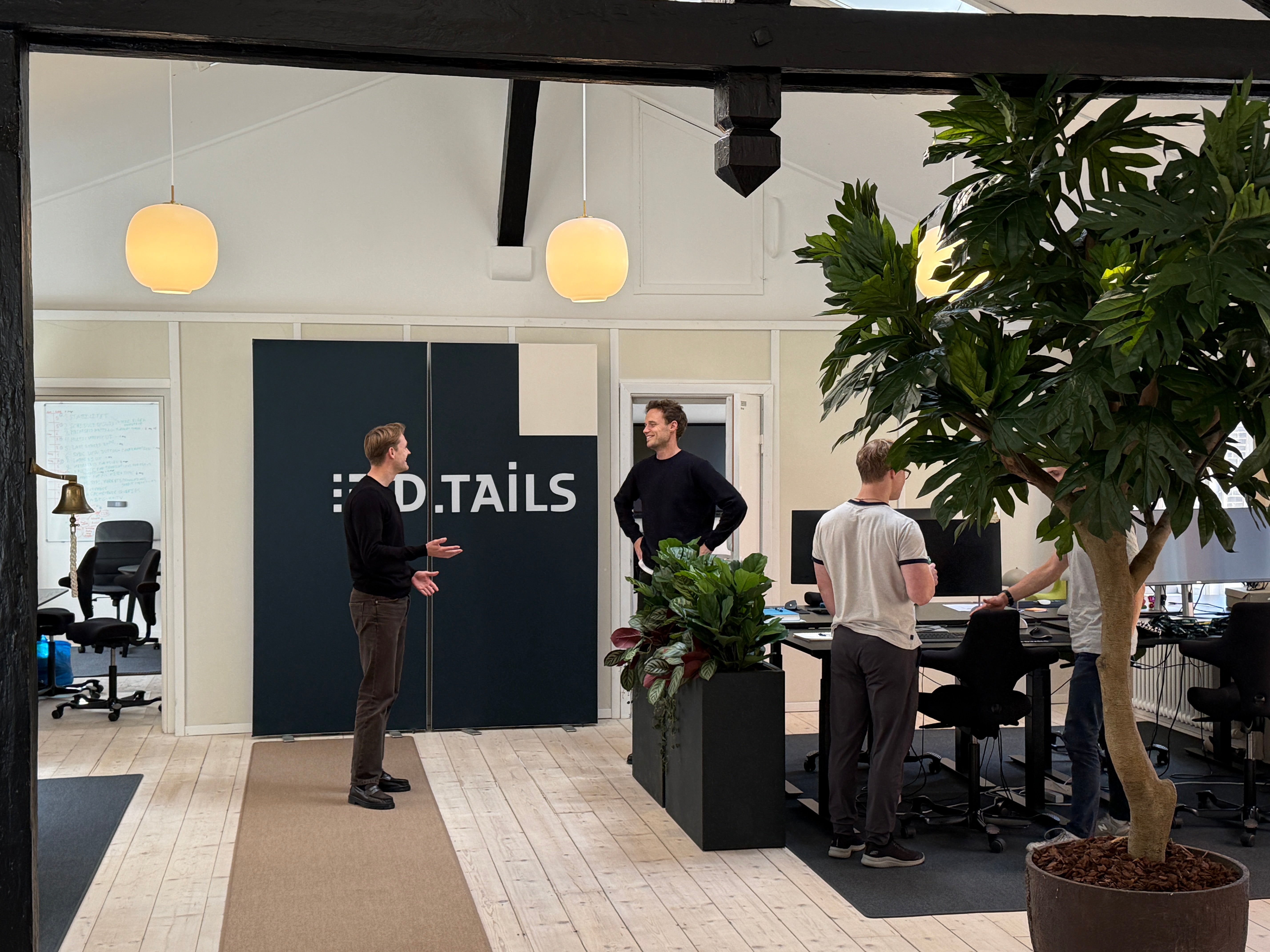 dtails